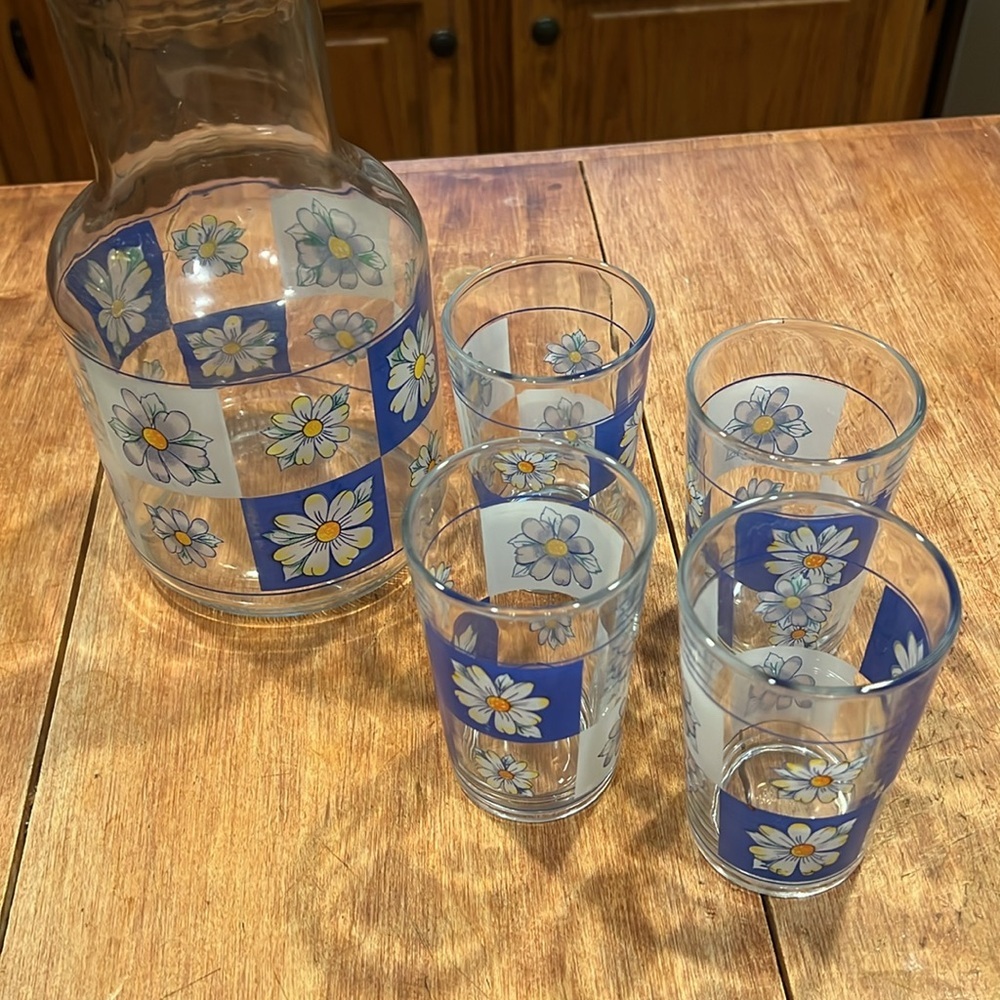 Vintage Kig Indonesia Floral Glass Carafe & Tumbler Set - Blue and White Daisies - Picture 2 of 5